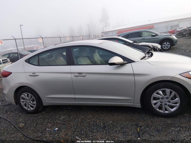 5NPD74LFXHH104742 Hyundai ELANTRA SE