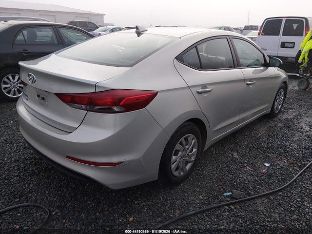5NPD74LFXHH104742 Hyundai ELANTRA SE