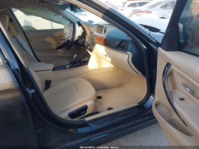 2014 Bmw 320i მანქანა იყიდება აუქციონზე, vin: WBA3B1G51ENT00832, აუქციონის ნომერი: 44190875