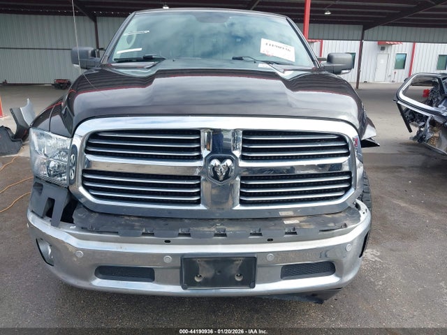 1C6RR7LT5HS504157 RAM 1500 Lone Star 4x4 5&#039;7 Box