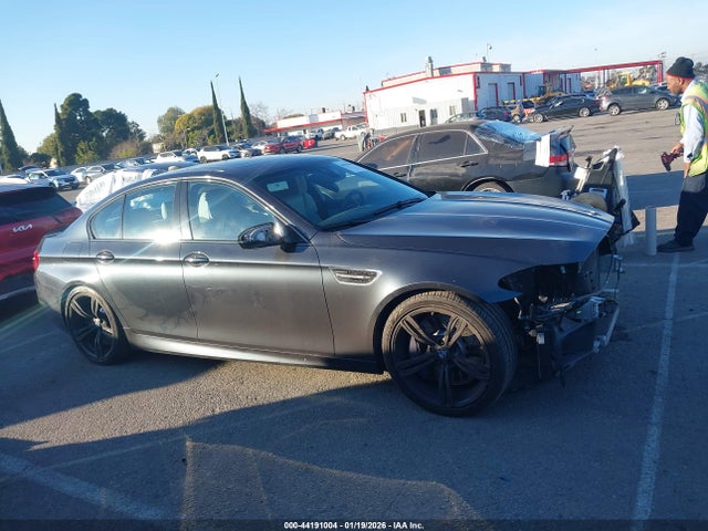 WBSFV9C5XED594015 BMW M5