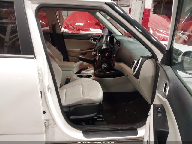 KNDJ23AU3M7143474 KIA SOUL LX