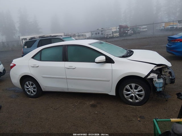 2015 Toyota Corolla Le Eco მანქანა იყიდება აუქციონზე, vin: 5YFBPRHE6FP360400, აუქციონის ნომერი: 44191082