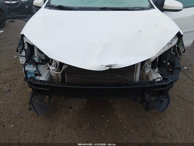 2015 Toyota Corolla Le Eco მანქანა იყიდება აუქციონზე, vin: 5YFBPRHE6FP360400, აუქციონის ნომერი: 44191082