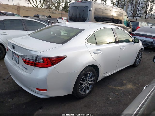 JTHBW1GG4G2122776 Lexus ES 300H