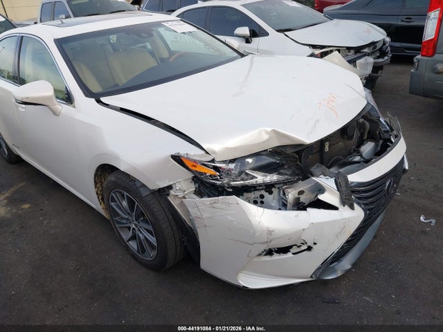 JTHBW1GG4G2122776 Lexus ES 300H