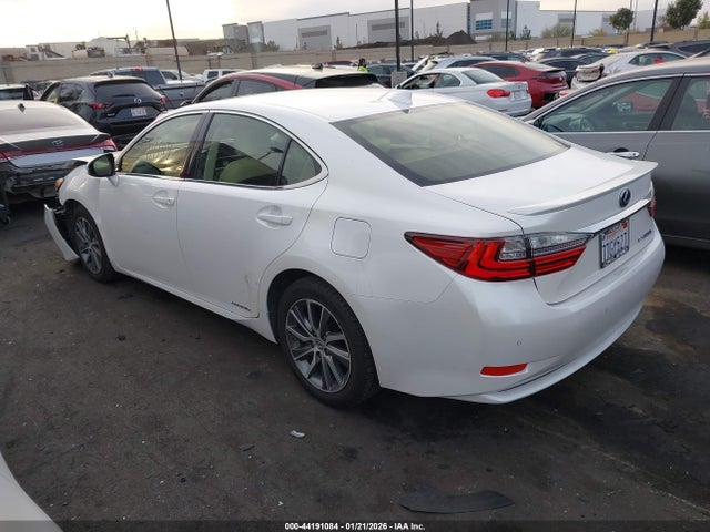 JTHBW1GG4G2122776 Lexus ES 300H