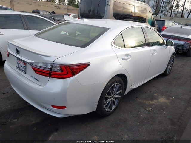 JTHBW1GG4G2122776 Lexus ES 300H