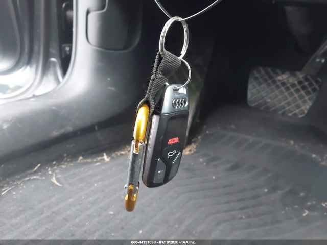 2017 AUDI A4 WAUENAF43HN012761 Photo 10