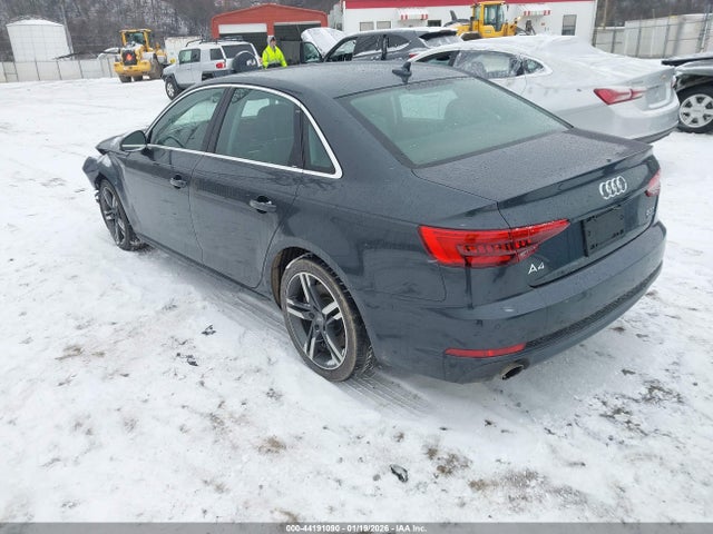 2017 AUDI A4 WAUENAF43HN012761 Photo 2