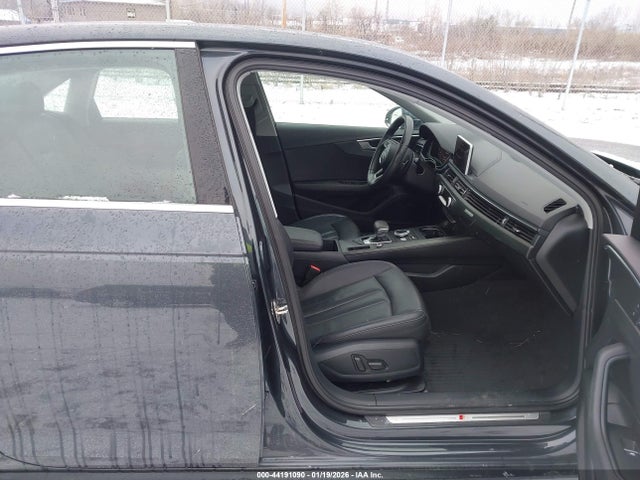 2017 AUDI A4 WAUENAF43HN012761 Photo 4