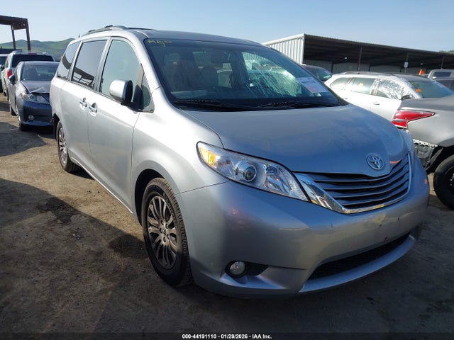 2017 TOYOTA SIENNA 5TDYZ3DC3HS858571