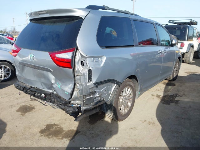 2017 TOYOTA SIENNA 5TDYZ3DC3HS858571 Photo 3