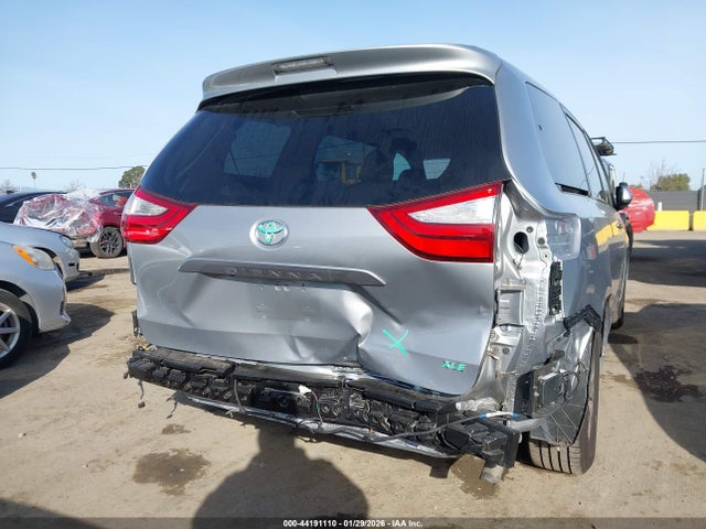 2017 TOYOTA SIENNA 5TDYZ3DC3HS858571 Photo 5