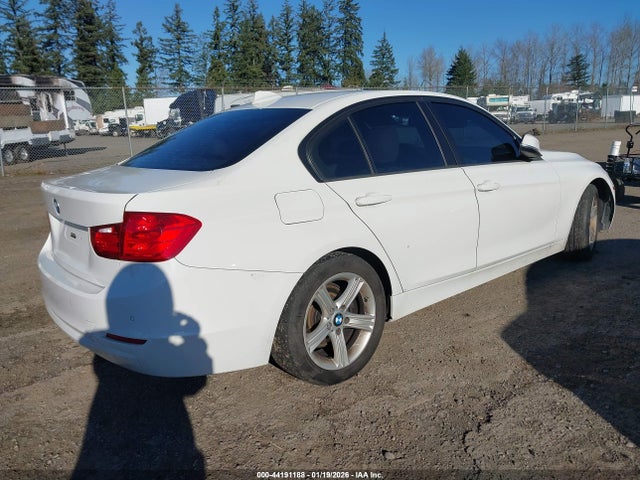 2015 BMW 320I WBA3B1G54FNT05038 Photo 3