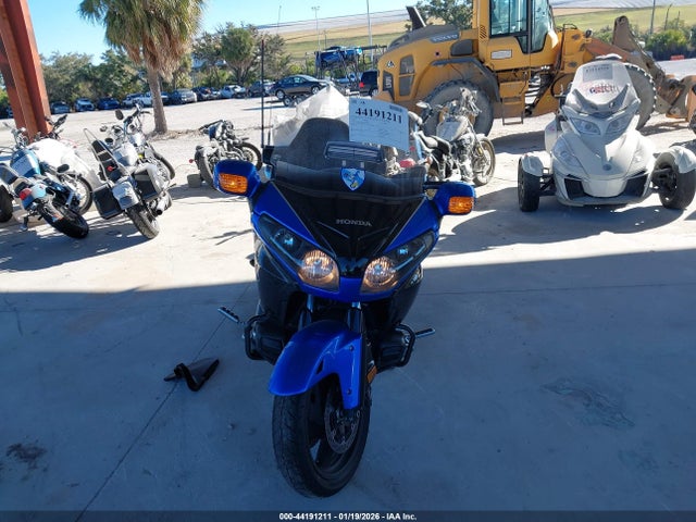 JH2SC68G8HK500046 Honda GL1800