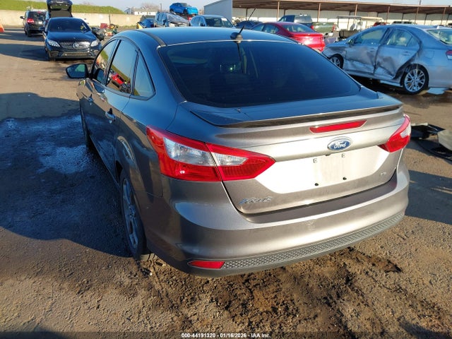 1FADP3F24EL111931 Ford FOCUS SE