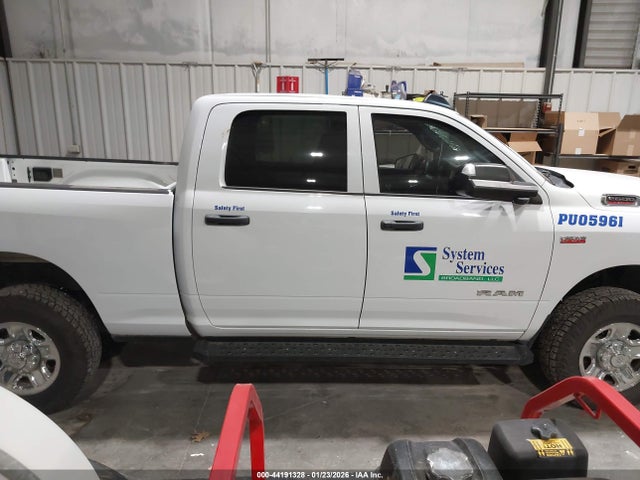 44191328 :رقم المزاد ، 3C6UR5CJ8NG305961 vin ، 2022 Ram 2500 Tradesman  4x4 6'4 Box مزاد بيع