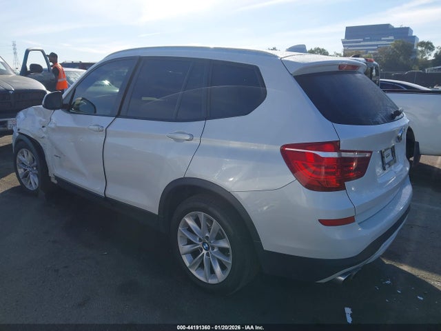 2017 BMW X3 5UXWX9C32H0W69610 Photo 2