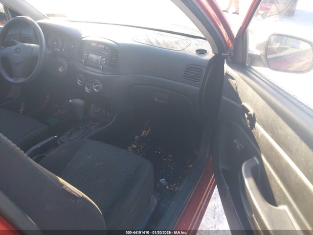 2011 HYUNDAI ACCENT KMHCM3AC0BU186691 Photo 4