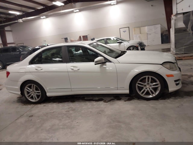 Aukcja sprzedaży 2012 Mercedes-benz C 300 Sport 4matic, vin: WDDGF8BB8CR211446, numer aukcji: 44191415