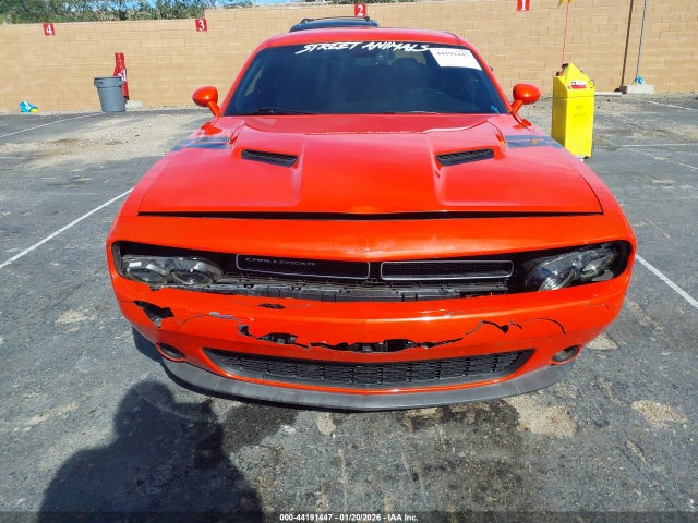 2C3CDZAG7GH305569 Dodge Challenger Sxt