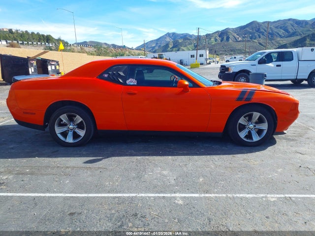 2C3CDZAG7GH305569 Dodge Challenger Sxt