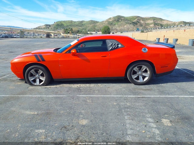 2C3CDZAG7GH305569 Dodge Challenger Sxt