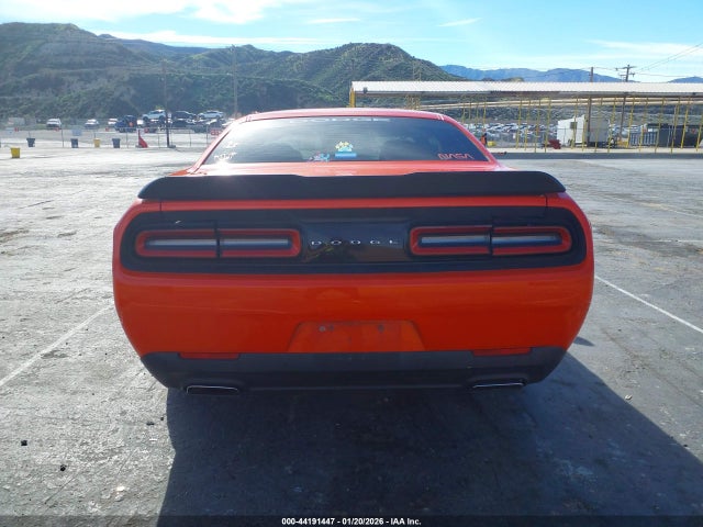 2C3CDZAG7GH305569 Dodge Challenger Sxt