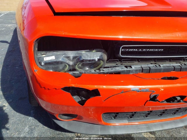 2C3CDZAG7GH305569 Dodge Challenger Sxt