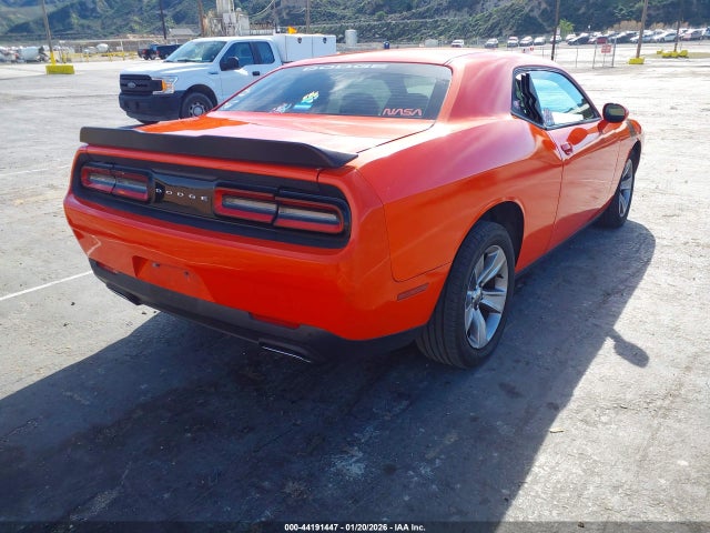 2C3CDZAG7GH305569 Dodge Challenger Sxt