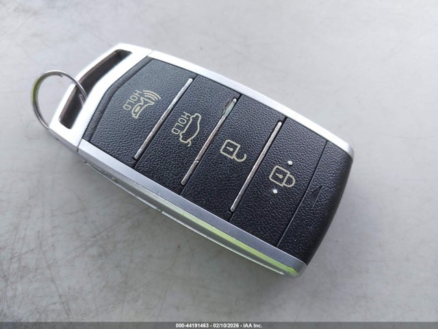 KMHG34JA2HU033392 Genesis G90