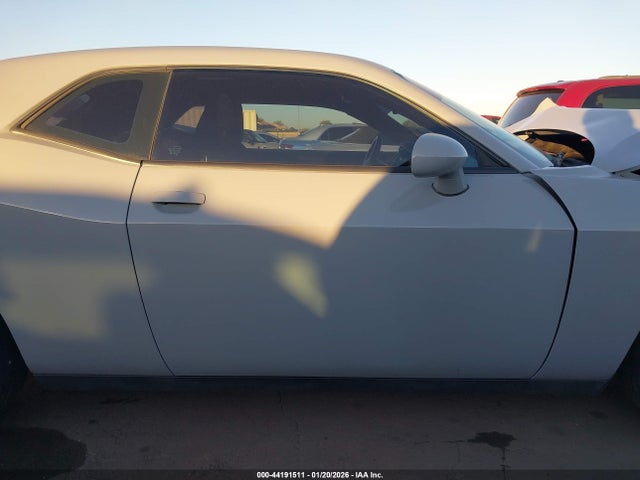 2C3CDZAG1MH573223 Dodge Challenger Sxt