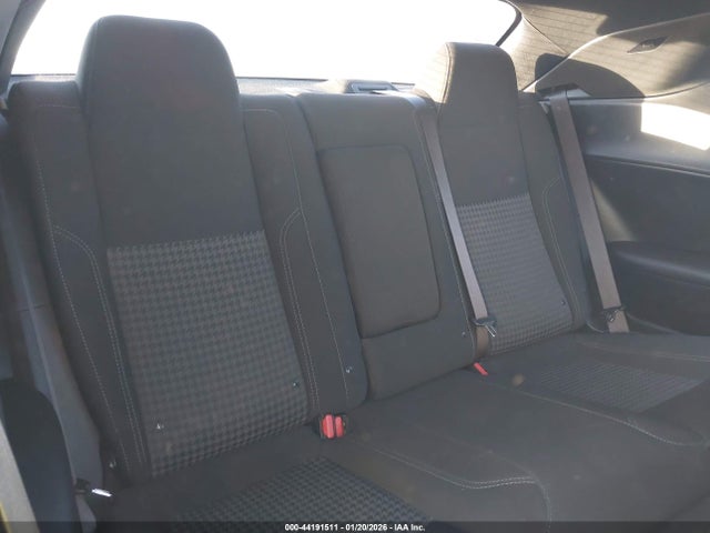 2C3CDZAG1MH573223 Dodge Challenger Sxt