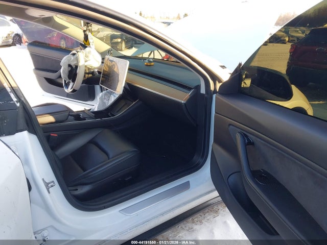 2019 TESLA MODEL 3 5YJ3E1EA4KF402503 Photo 4