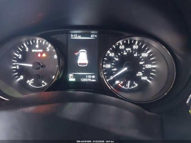 Продажа на аукционе авто 2017 Nissan Rogue Sv, vin: KNMAT2MV4HP610502, номер лота: 44191589