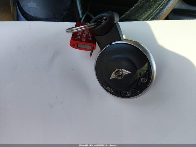 2011 MINI COOPER WMWSU3C56BT091182 Photo 10