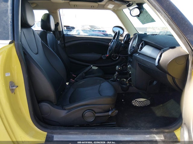 2011 MINI COOPER WMWSU3C56BT091182 Photo 4