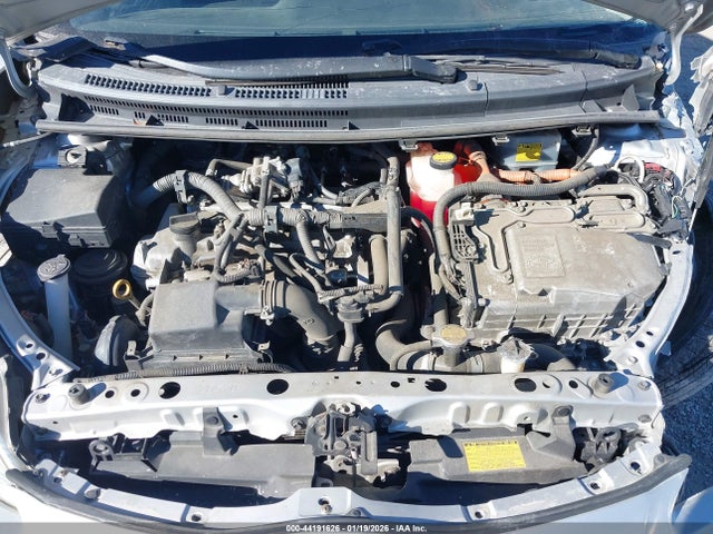 JTDKDTB34E1077977 Toyota Prius C Three