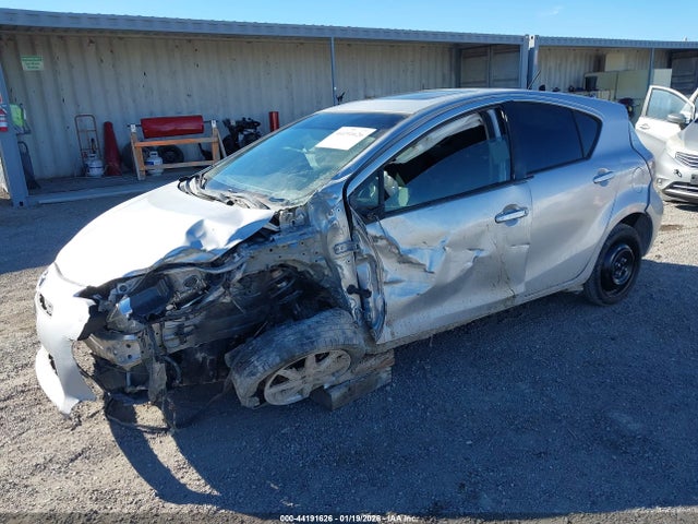 JTDKDTB34E1077977 Toyota Prius C Three