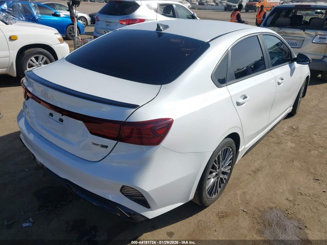 3KPF54AD8PE536913 KIA Forte Gt-line