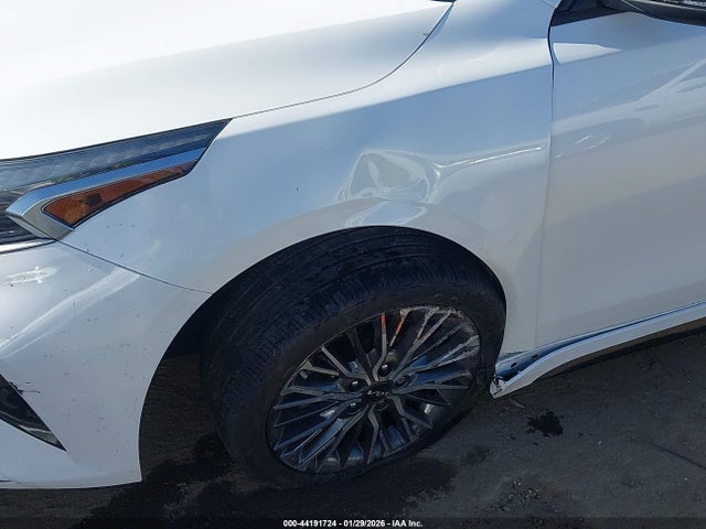 3KPF54AD8PE536913 KIA Forte Gt-line