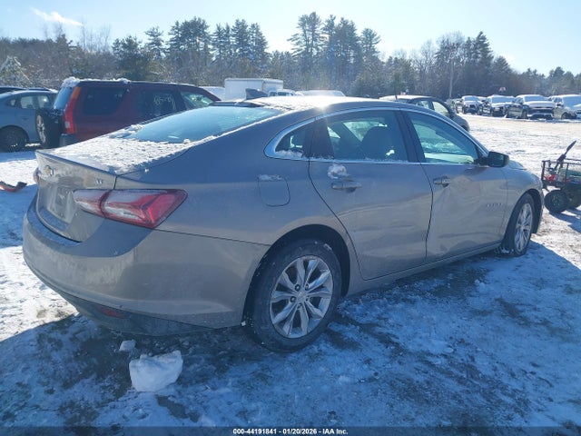 1G1ZD5ST3NF125734 Chevrolet Malibu Fwd Lt