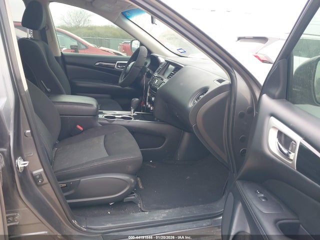 44191846 :رقم المزاد ، 5N1DR2MN5KC653784 vin ، 2019 Nissan Pathfinder S مزاد بيع