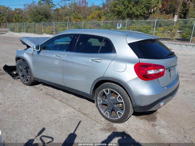 2019 MERCEDES-BENZ GLA 250 WDCTG4EB6KJ552037 Photo 2