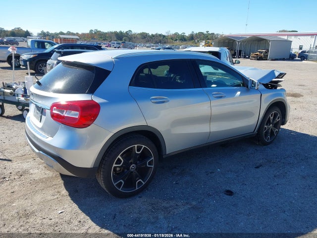 2019 MERCEDES-BENZ GLA 250 WDCTG4EB6KJ552037 Photo 3