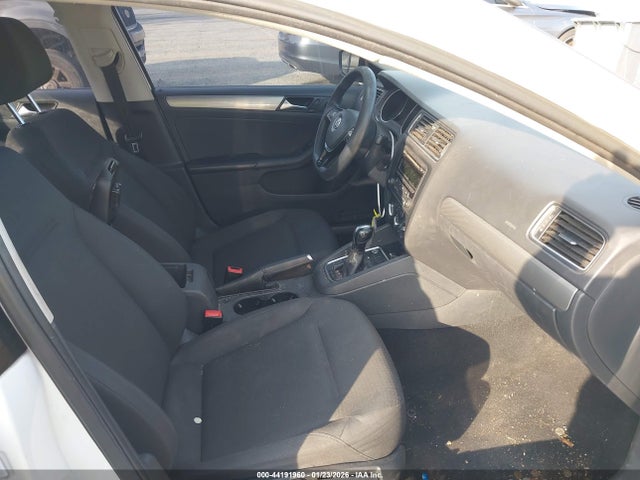 3VWD17AJ6FM295333 Volkswagen Jetta 1.8t Se
