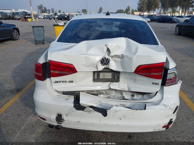 3VWD17AJ6FM295333 Volkswagen Jetta 1.8t Se