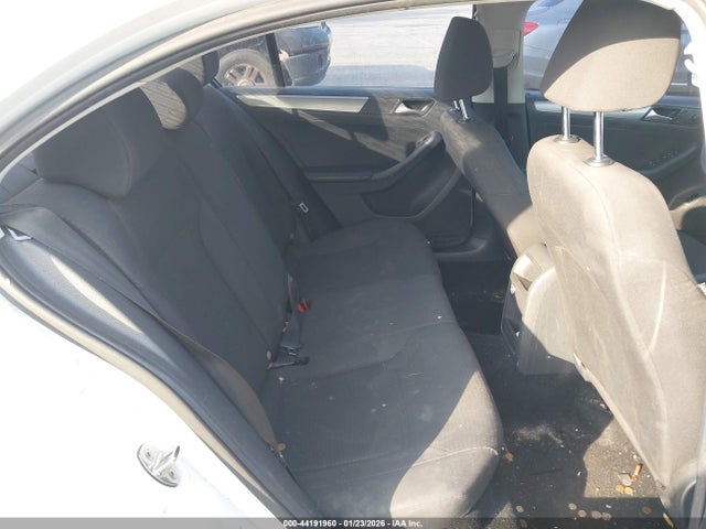 3VWD17AJ6FM295333 Volkswagen Jetta 1.8t Se