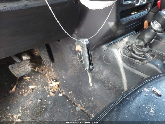 1C4HJXEG8JW115930 Jeep Wrangler Unlimited Sahara 4x4